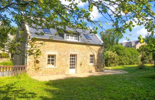 Carnac Cottage | Carnac: Cozy holiday home in Carnac – Peaceful, near beaches and menhirs