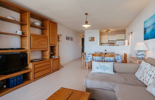 Carnac Apartment | Carnac: Flat 6 people, 3 rooms, 60m², Wifi, near beach, parking