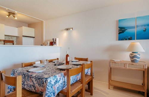 Carnac Apartment | Carnac: Flat 6 people, 3 rooms, 60m², Wifi, near beach, parking