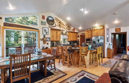 Carnelian Bay House | Carnelian Bay Home - Hot Tub, 2 Car Garage