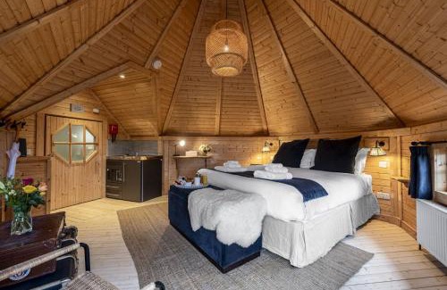 Kirknewton House | Carnethy Cabin