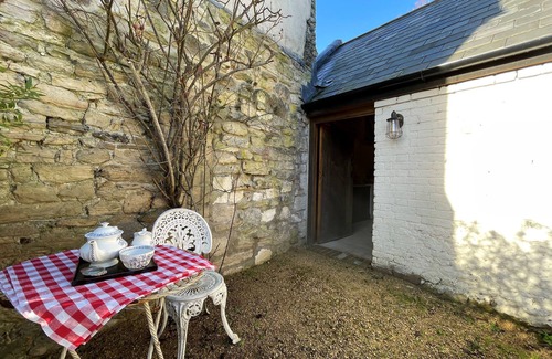 Owermoigne Cottage | CARNOTZE, pet friendly, character holiday cottage in Broadmayne