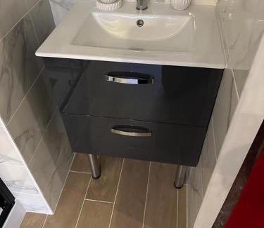 Chevigny-Saint-Sauveur Apartment | Carol California