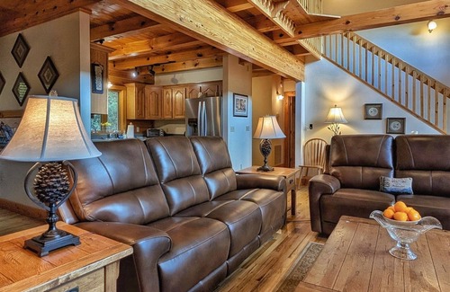 Waynesville House | Carolina Hideaway| Blue Ridge views minutes to Downtown Waynesville