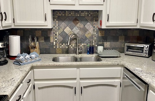 Wilmington Beach Condo | Carolina Oasis Oceanfront,Pool,Huge Shaded Deck 10+family seating&swing,linens