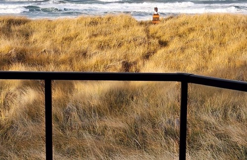 Ocean Shores House | Caroline #4 - Welcome to the Beach