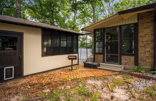 Boyce House | Caroline Pointe Hideaway a peaceful retreat on Cotile Lake in Central Louisiana