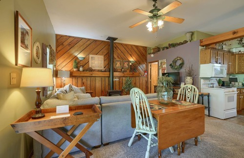 Carbon Hill Cabin | Carp's Cabin: 2 bedroom budget-friendly, modern farmhouse w/hot tub, NO WIFI