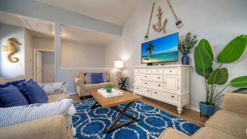 Port Aransas House | Carpe Beach Bum AvantStay Resort PoolBy Beach
