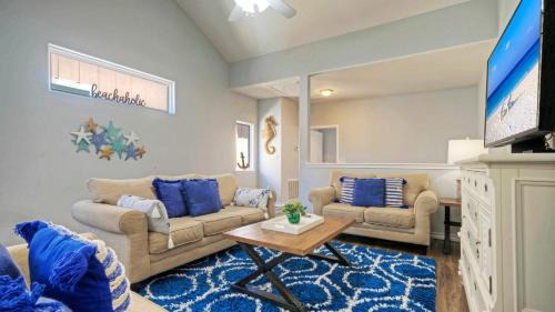 Port Aransas House | Carpe Beach Bum AvantStay Resort PoolBy Beach