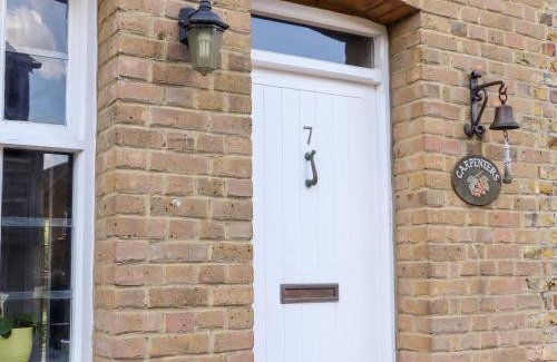 Sandwich House | Carpenters