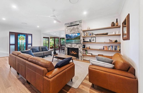 Balmoral Ridge House | Carra Cottage - Beautiful Home Overlooking Stunning Views