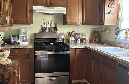 Carrabelle House | Carrabelle Snapper Shack, sleeps 6. Five min to Carrabelle beach, hot tub!