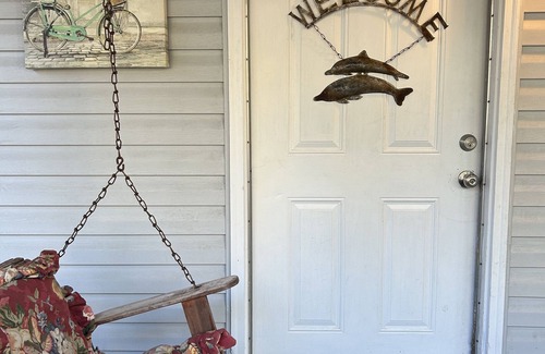 Carrabelle House | Carrabelle Snapper Shack, sleeps 6. Five min to Carrabelle beach, hot tub!