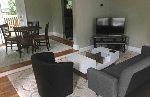 Morningside-Lenox Park House | Carriage House by Piedmont Park and The Beltline