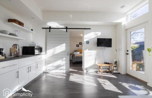 Sunnyside House | Carriage House Near Lake W Fire Pit