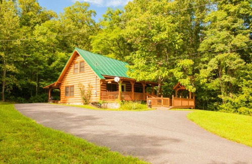 Cosby Cabin | Carries Cabin-ultimate privacy on 30 acres
