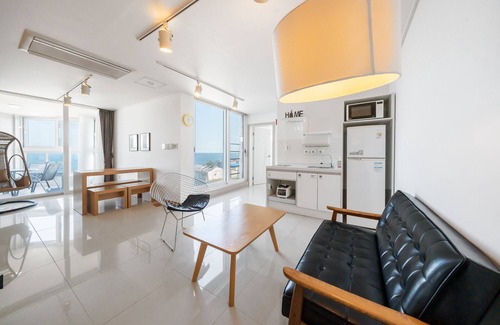 Gyeongju House | Carrot Ryokan Poolvilla