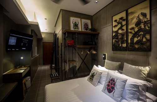 Taman Kemuncak Villa | Carrot Seed