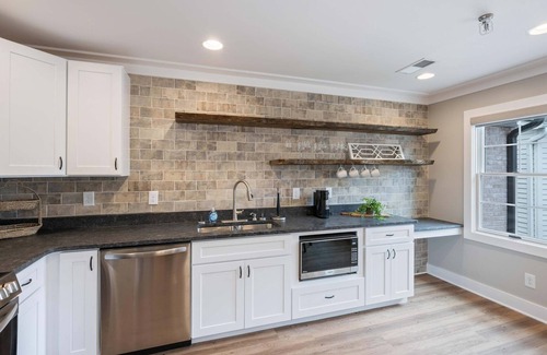 Franklin Condo | Carters Court Serene Suite