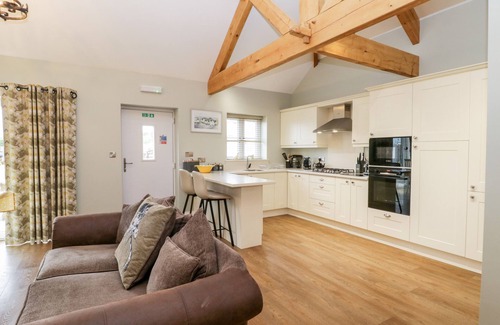 Ruswarp Cottage | CARTWHEEL COTTAGE AT BROADINGS FARM, pet friendly in Whitby
