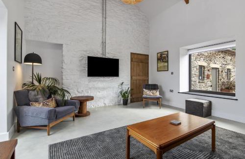 Carmarthen House | Cartws at Pentrecelyn - styilish barn conversion with large kitchen and outdoor space