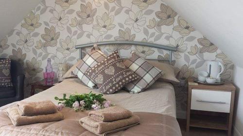 Tillicoultry House | Carvetii - Gemini House - 4 bed House sleeps up to 8 people