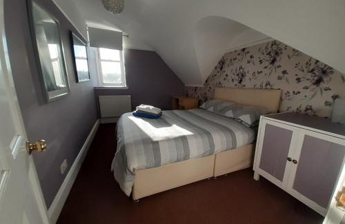 Tillicoultry Apartment | Carvetii - Halite House - 3 bed House sleeps up to 5 people