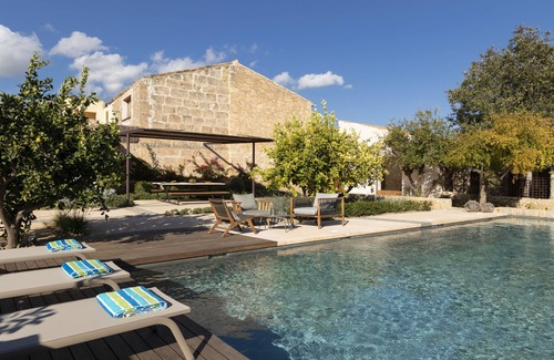 Consell House | Cas Padrins, swimming pool, barbecue, design and c