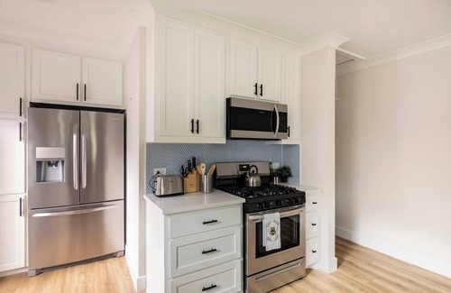Kessler House | Casa Abeja: Extended Stays, Pets, Bishop Arts!