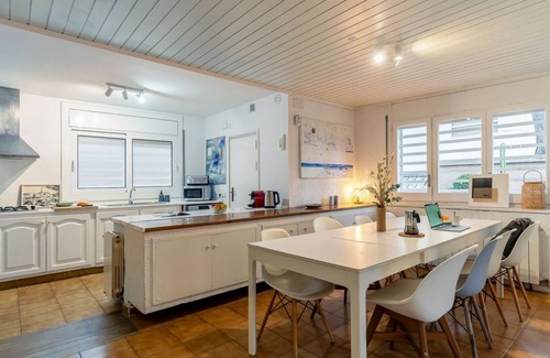 Castelldefels House | Casa Aila · Beach house with PRIVATE POOL