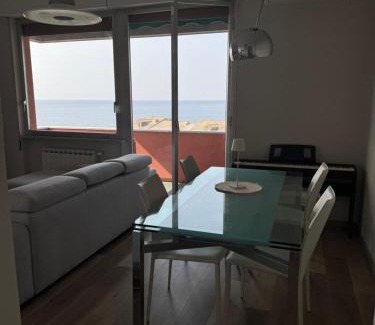 Cogoleto Apartment | Casa al Mare Suite - Fronte spiaggia - Parcheggio