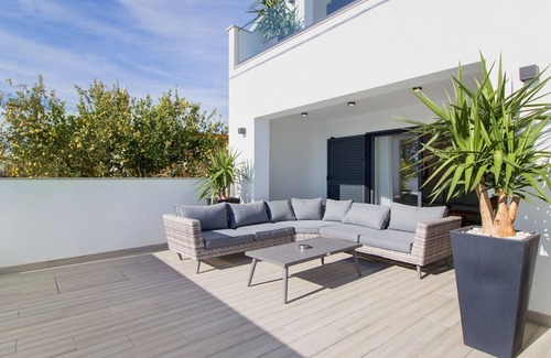 Patio Apartment | Casa Alamante - Six Bedroom Apartment, Sleeps 14