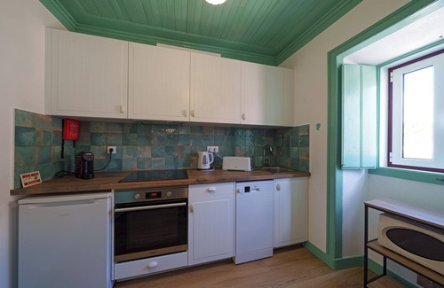 Alvados Cottage | Casa Alba, from 1926! Cosy Mountain Retreat in the Centre of Portugal.