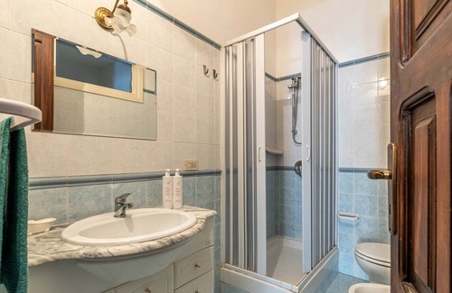Ruggero Settimo Apartment | Casa Albanese con affreschi by Wonderful Italy
