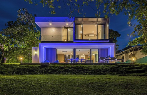 Jaco House | Casa Almendros