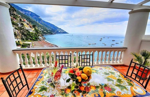Positano City Centre House | Casa Amare: A charming independent house which faces the sun and the sea, with Free WI-FI.