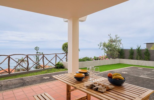 Sao Vicente House | Casa Amarela da Fajã da Areia