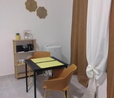 Alfarrobeira Apartment | Casa Amarela