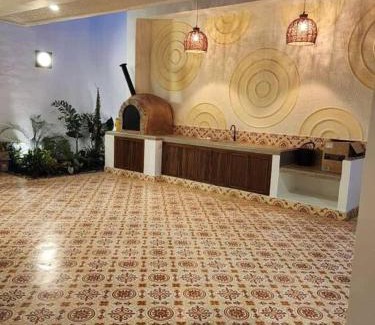 Honda House | Casa Amarilla