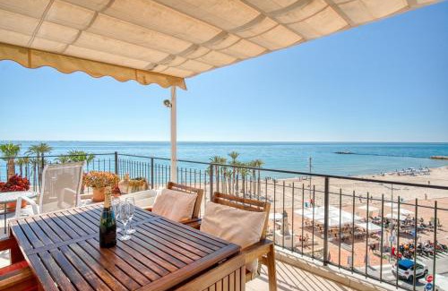 Old Town House | Casa amarilla del mar p3y4