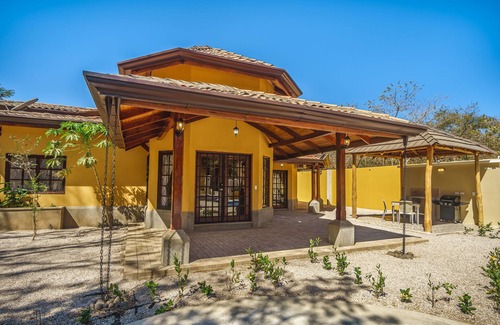 Avellanas Beach House | Casa Amarilla is a beautiful home just minutes away from Playa Avellanas