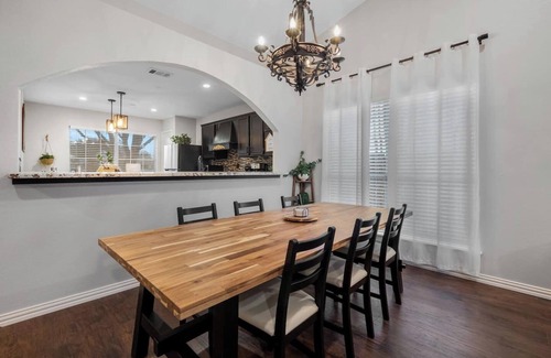Fort Worth House | Casa Amigos/Cozy Rustic Modern Home