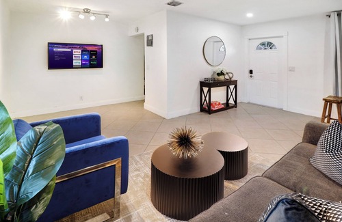 Pompano Beach House | Casa Amor 2BR Oasis! Just 6 Minutes from the Beach