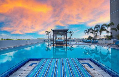Doral Apartment | CASA AMOR - Beach Club, Gym, Sauna, Free Parking, Near Airport