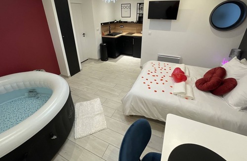 Sassenage Apartment | Casa amore with jacuzzi