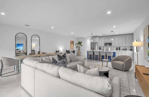 West Little Havana Apartment | Casa Amoret - Brand New Family-Friendly Retreat