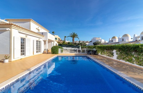 Mato Serrao Villa | Casa Anton - Heated pool, sea views and only 1.5km from town and beach
