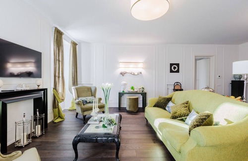 Lucca Historical Center Apartment | Casa Antonia Luxury 2 Bedrooms Apartment