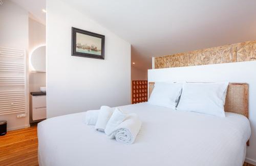 8th Arrondissement Apartment | Casa Ao - Duplex avec terrasse vue mer